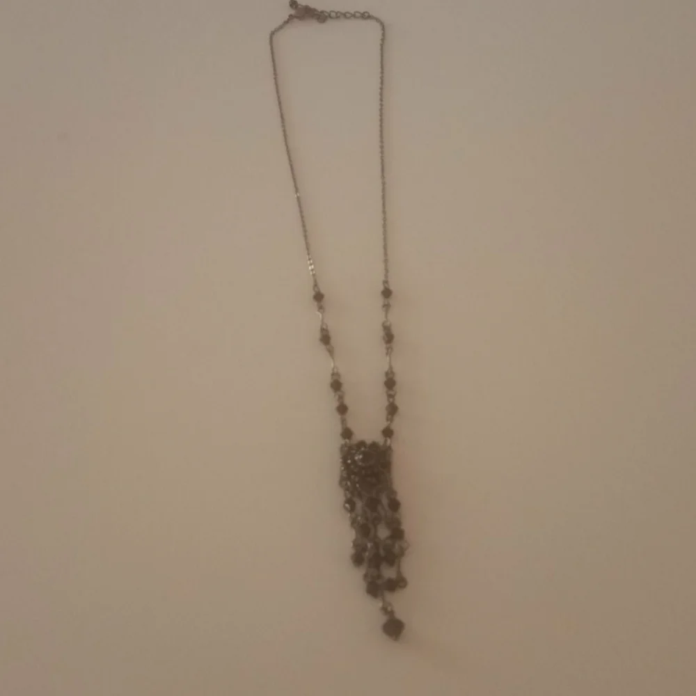 Burgundy beaded necklace - Picture 2 of 4